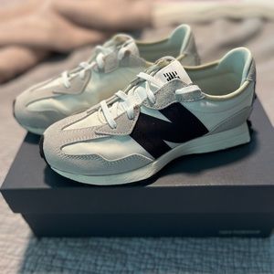 New Balance 327 youth sneakers